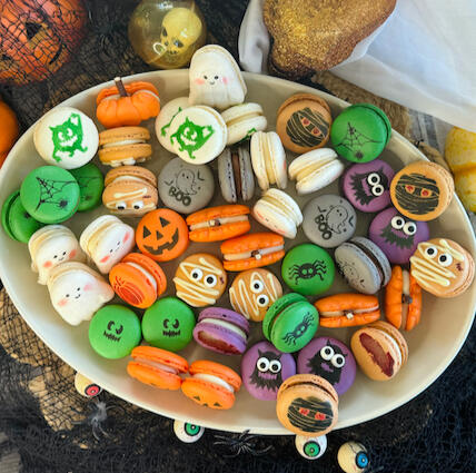 Halloween Macarons