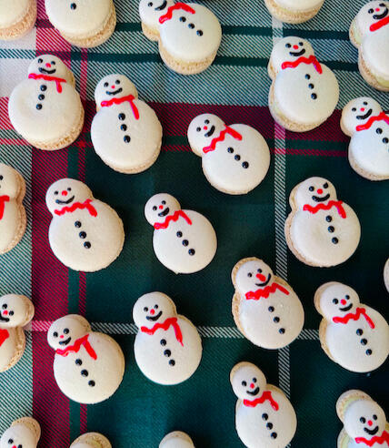 Snowman Macarons