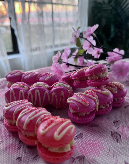 Eclair Macarons