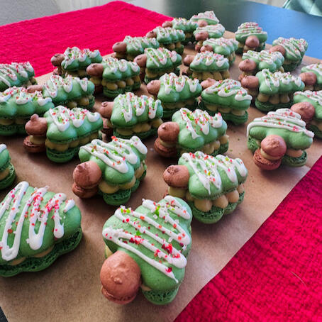 Christmas Tree Macarons